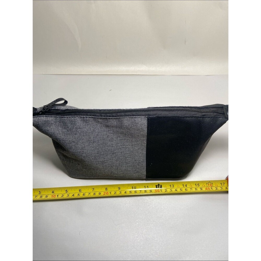 Axe Two-Tone Gray and Black shave Bag - Picture 6 of 8
